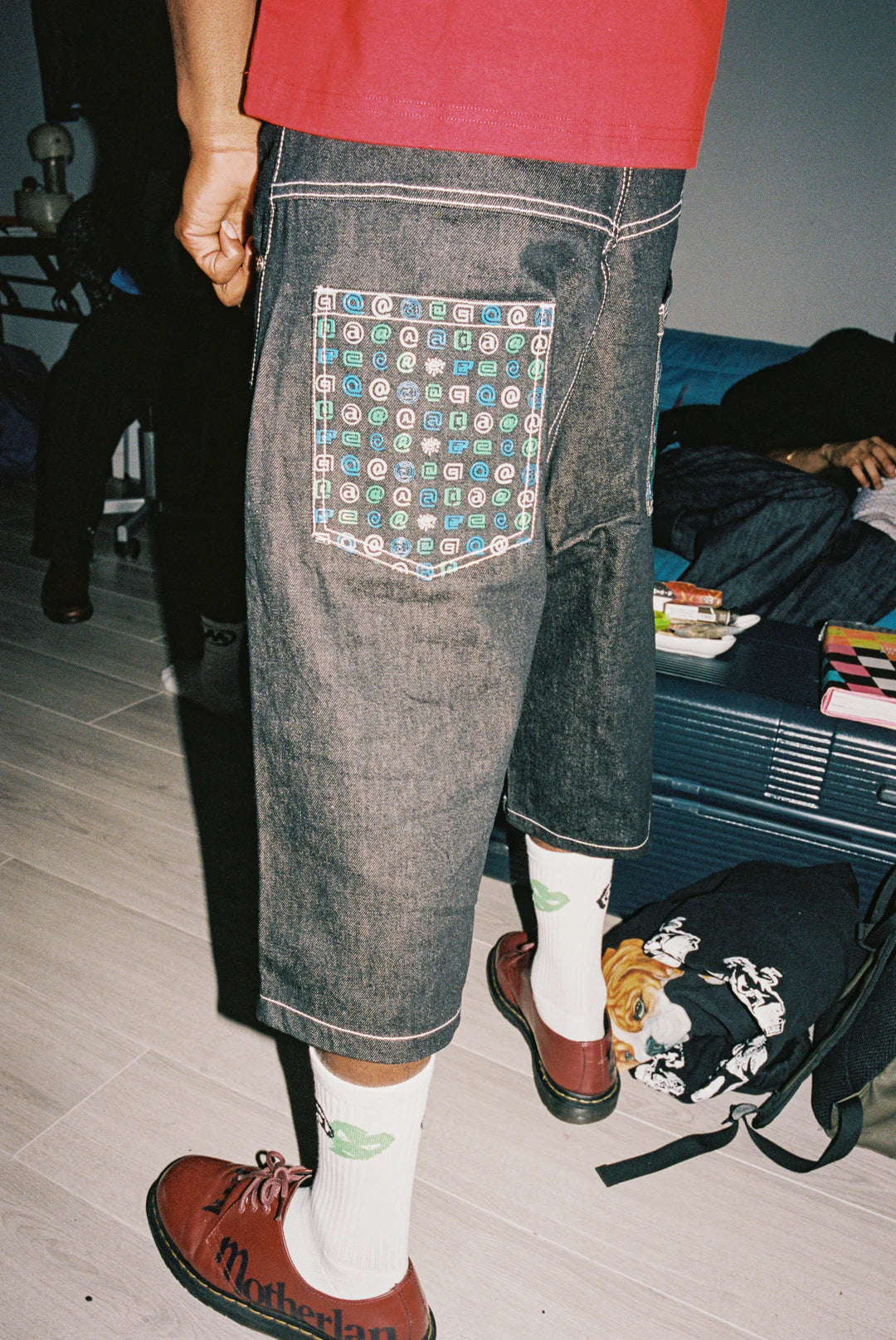 Relaxed Unisex Denim Shorts - Pocket print | Loading Store